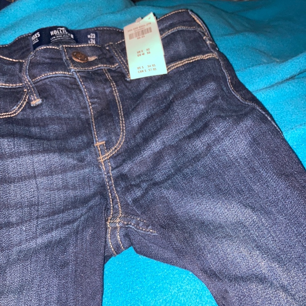 Hollister Jeans . Low rise